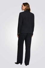 הרכב בד: 64% פוליאסטר, 34% ויסקוזה, 2% אלסטן 
