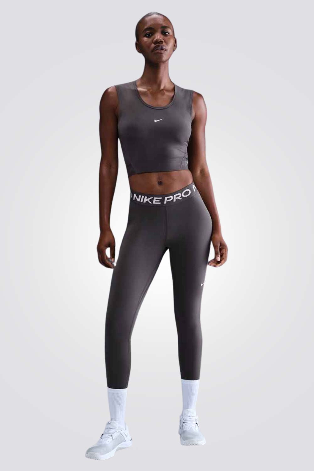 טייץ ספורט בגזרה צמודה לנשים | נייקי