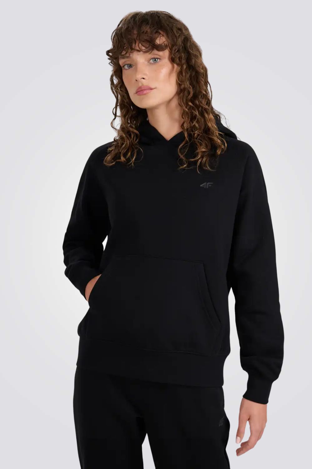 סווטשירט קפוצ'ון עם כיס קנגרו לנשים | 4F 