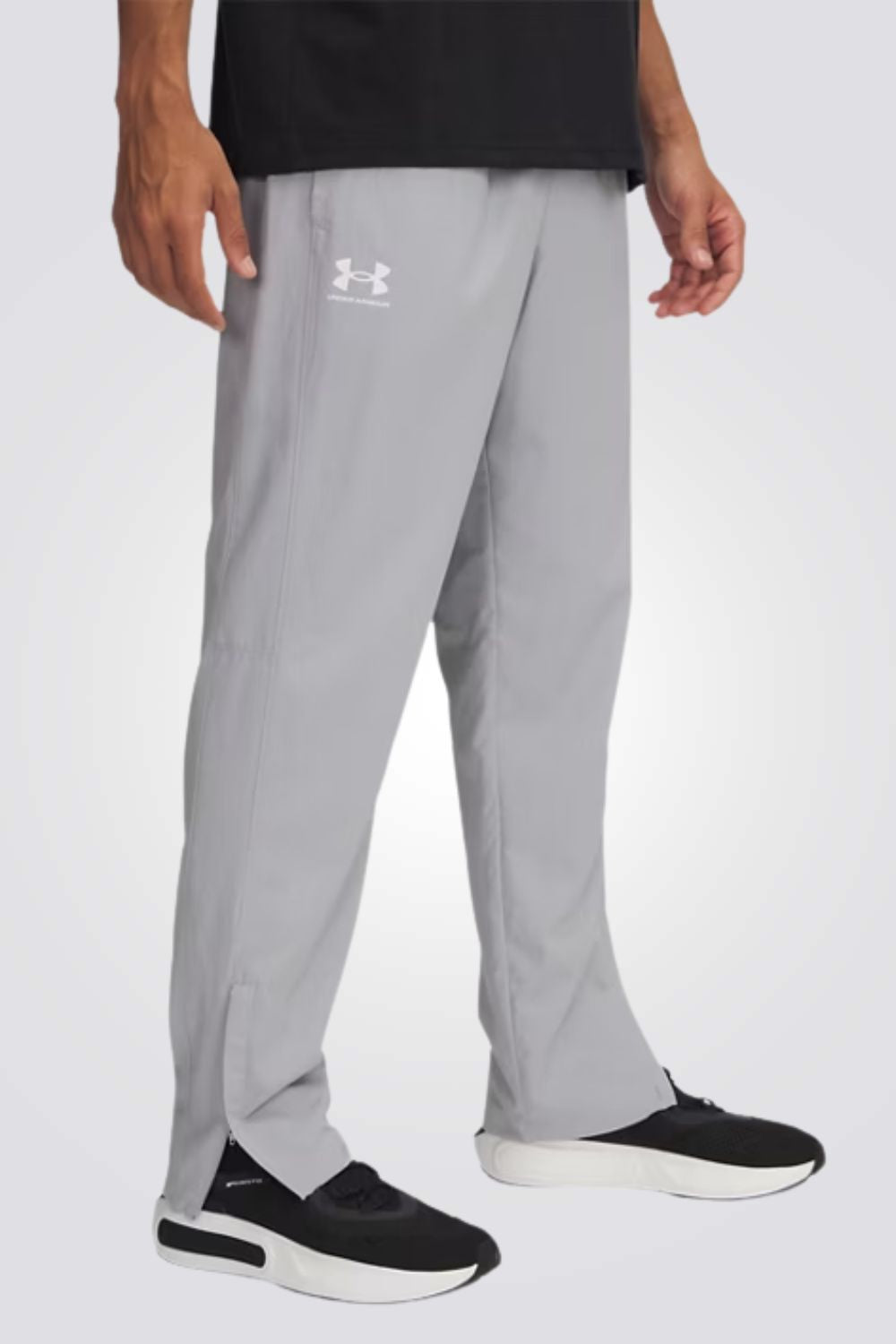 מכנסיים לגברים בצבע שחור