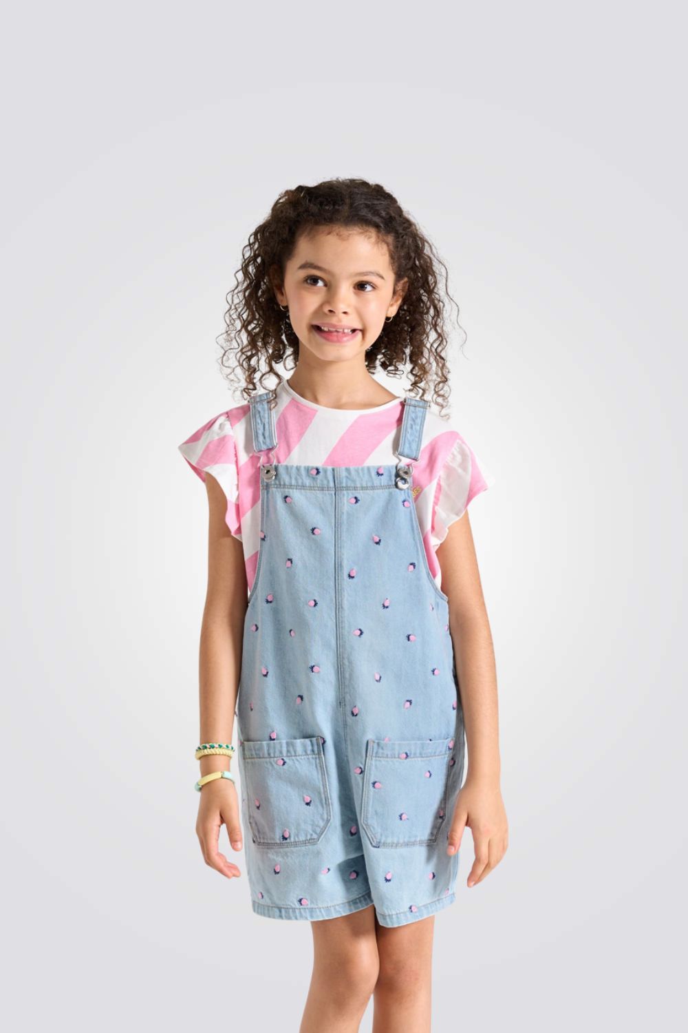 אוברול ג'ינס לילדות עם תותים רקומים