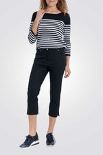 מכנסי קפרי שסעים בצדדים בצבע נייבי