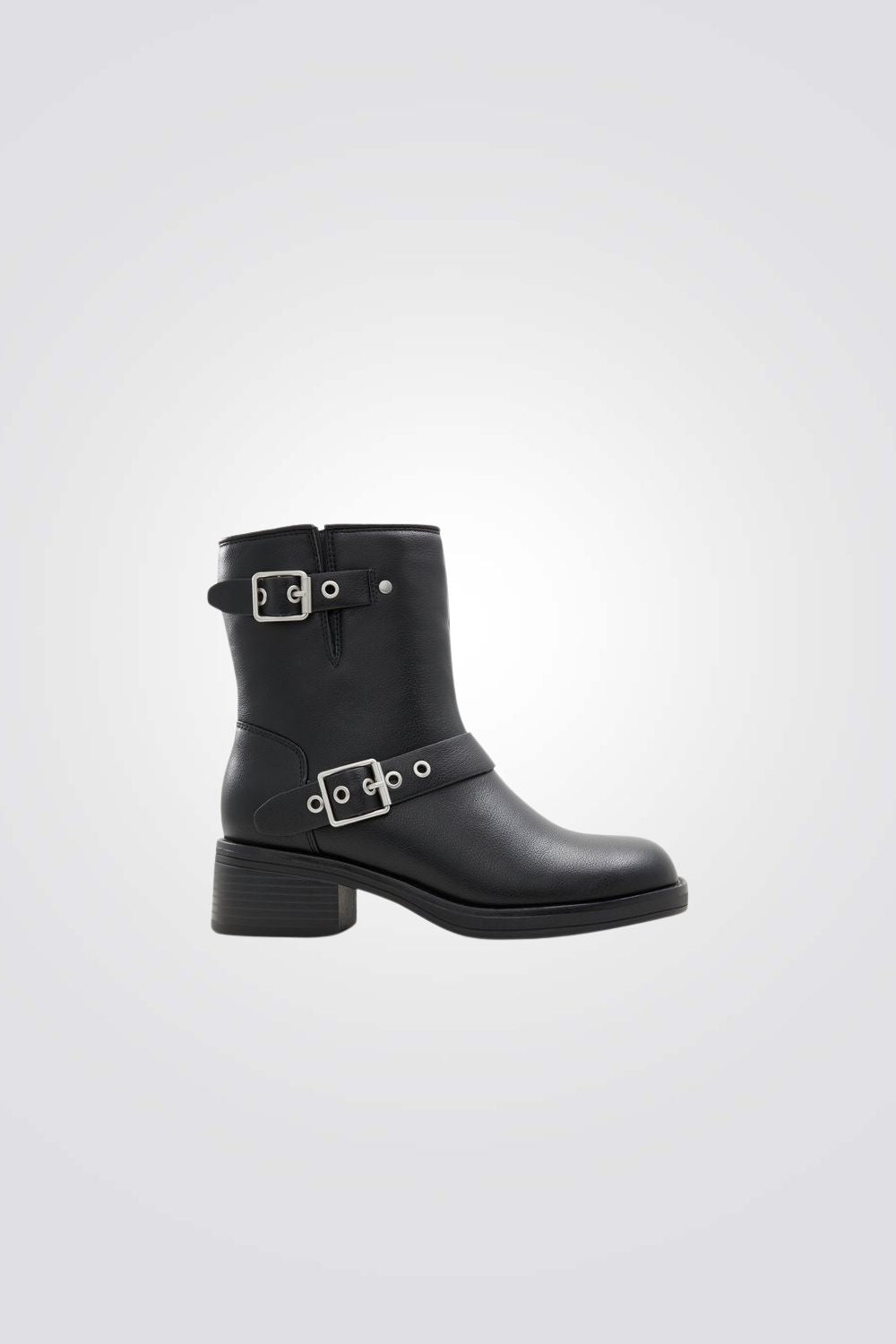 מגפיים בשילוב אבזם בצבע שחור