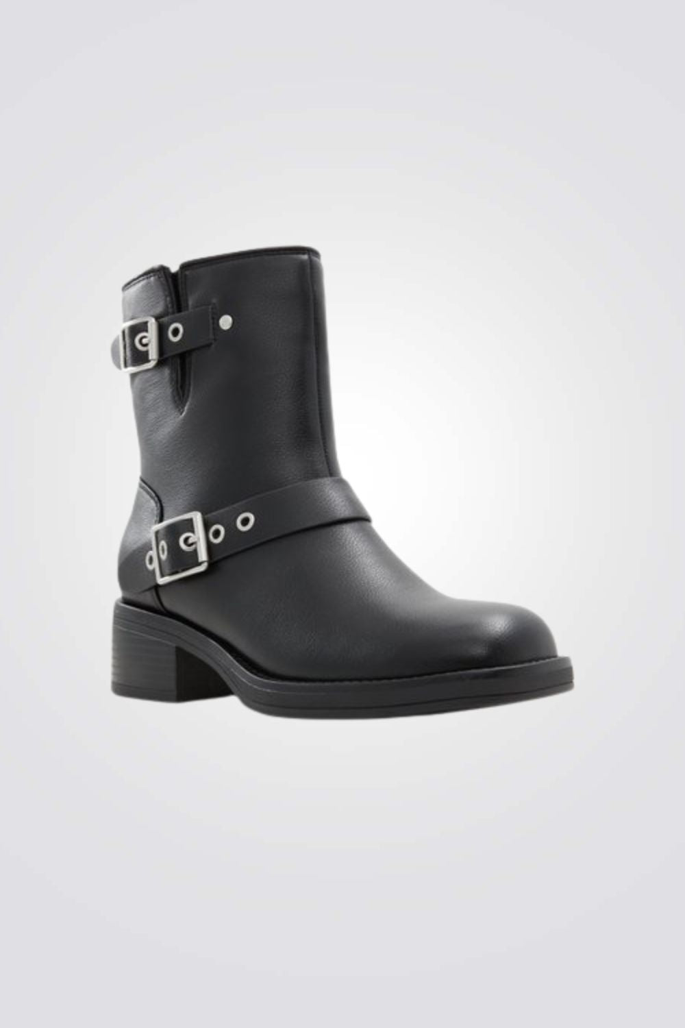 מגפיים בשילוב אבזם בצבע שחור