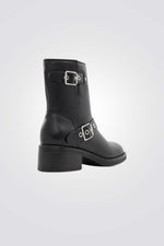 מגפיים בשילוב אבזם בצבע שחור