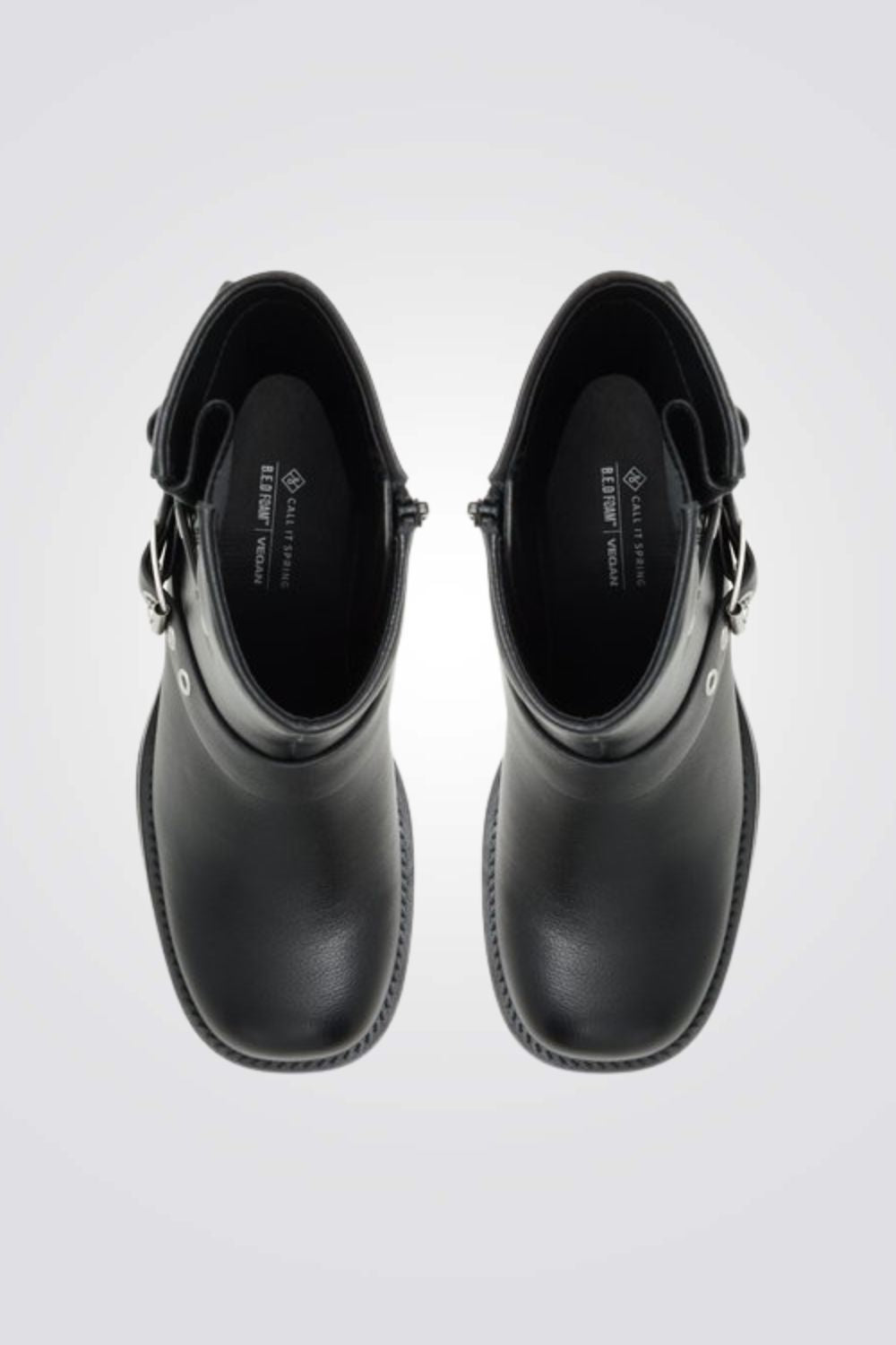 מגפיים בשילוב אבזם בצבע שחור