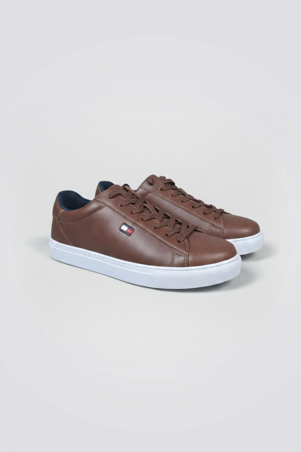 נעלי סניקרס לגברים בצבע חום | טומי הילפיגר 