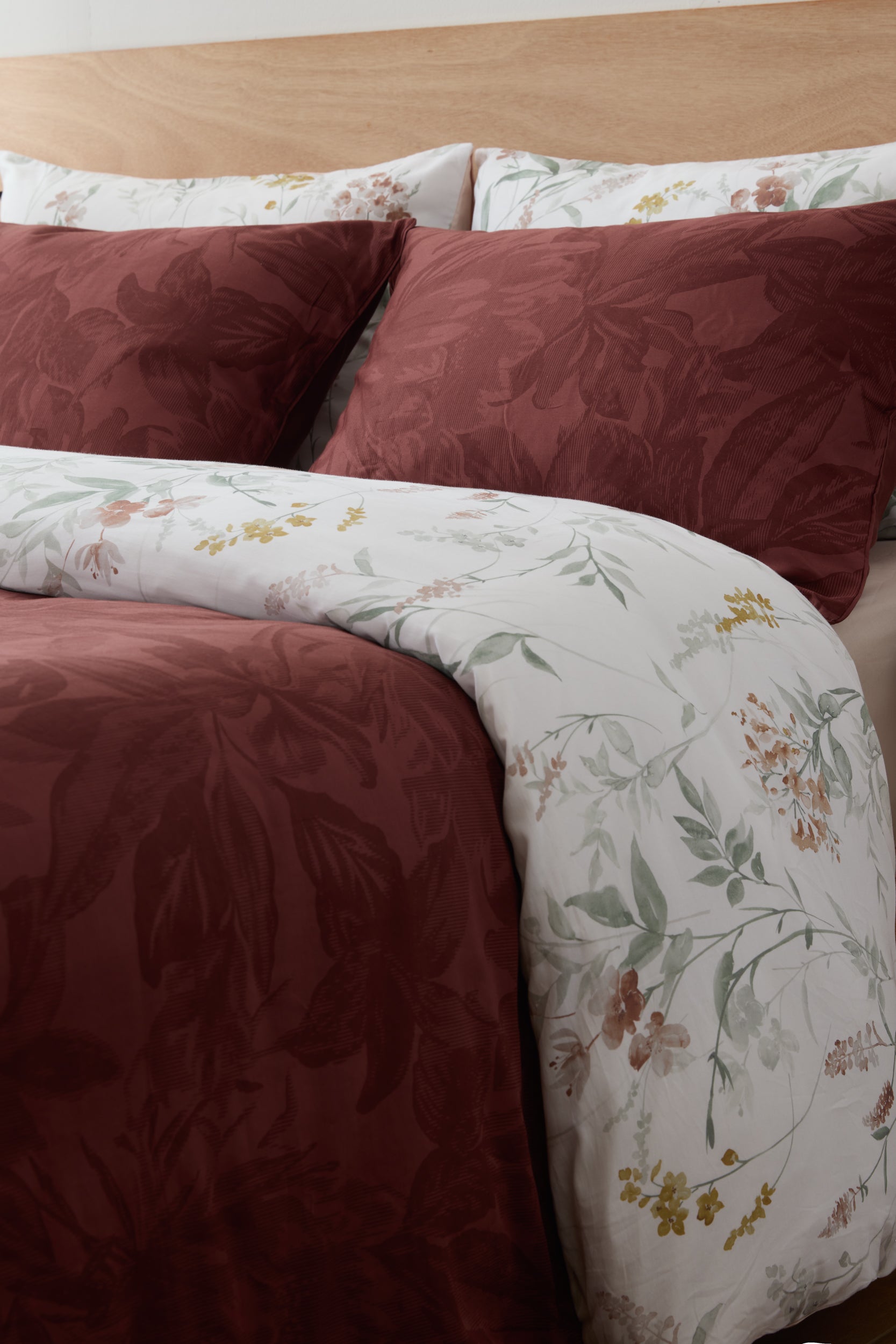 סט מצעים כותנה סאטן מיטה וחצי 120/200 ס"מ דגם VENICE