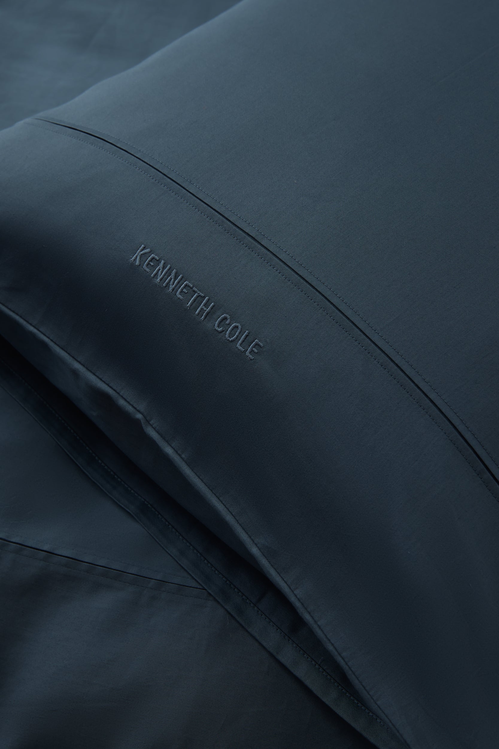 סט מצעים כותנה סאטן מיטה זוגית רחבה 180/200 ס"מ דגם PORTO