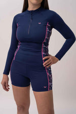 חולצת שחייה שרוול ארוך לנשים בצבע כחול וורוד - MASHBIR//365