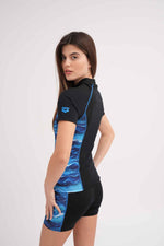 חולצת שחייה לנשים בצבע שחור וכחול - MASHBIR//365