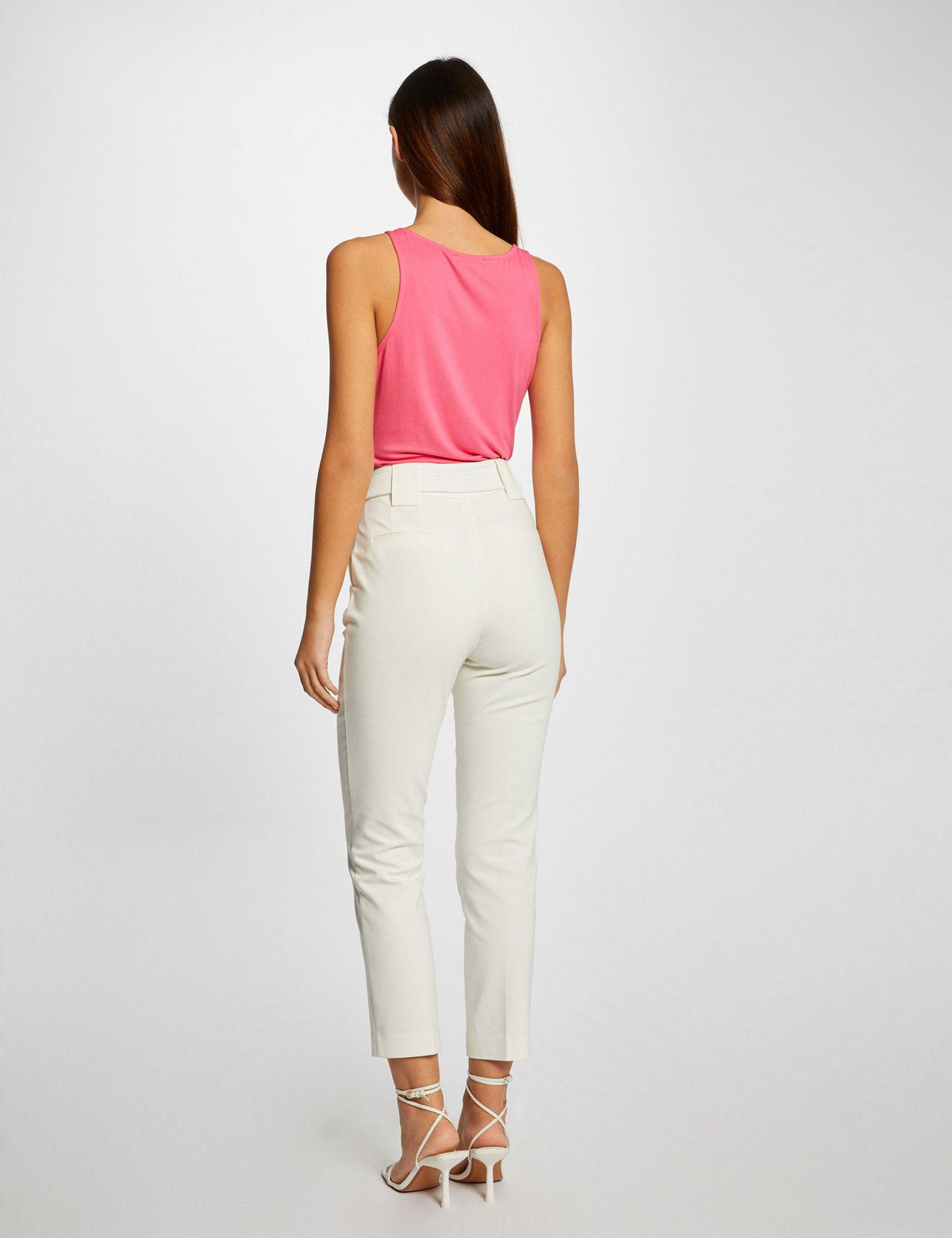 גופיית תחרה בצבע ורוד - MASHBIR//365