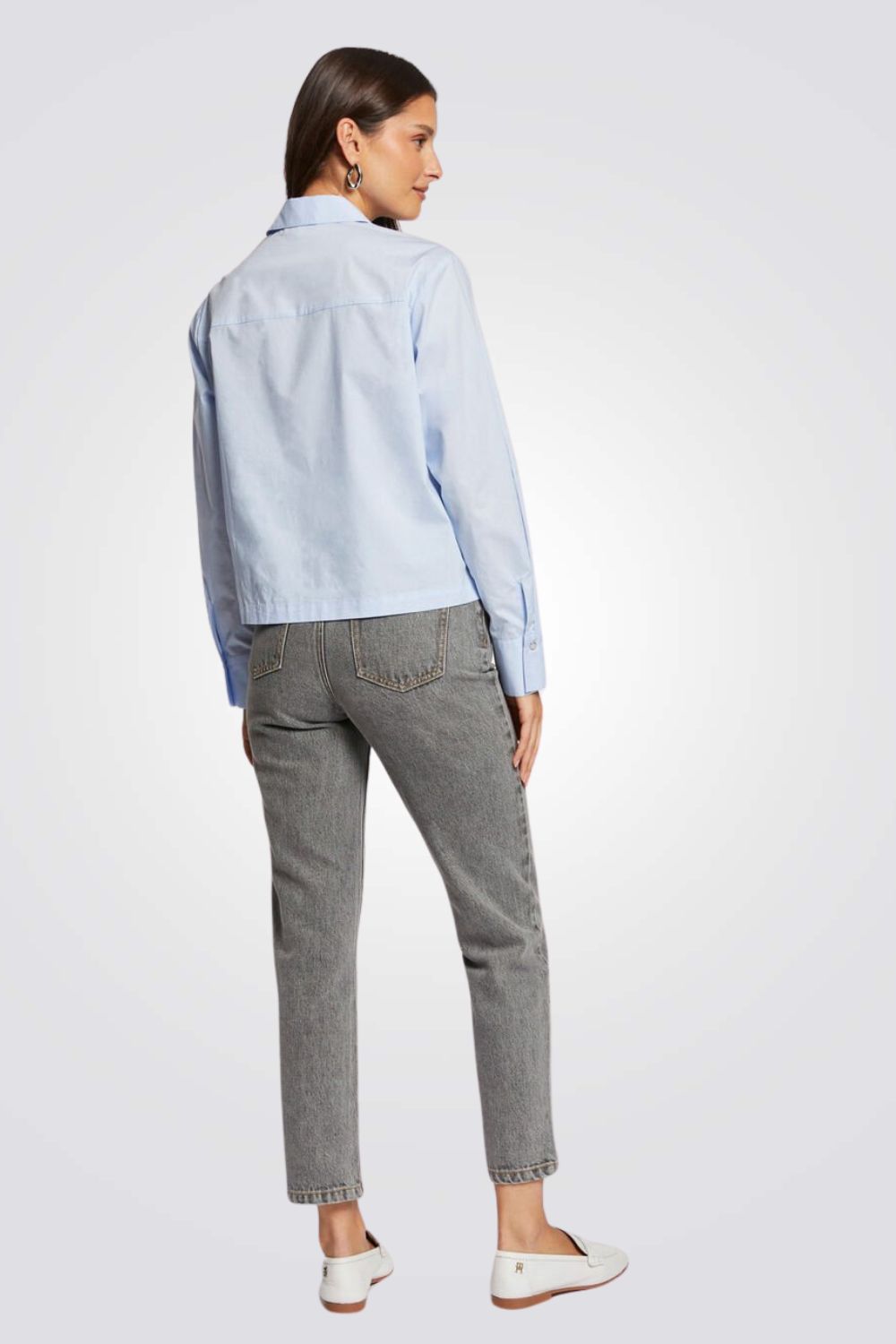 חולצה מכופתרת צווארון מעוטר כחול בהיר