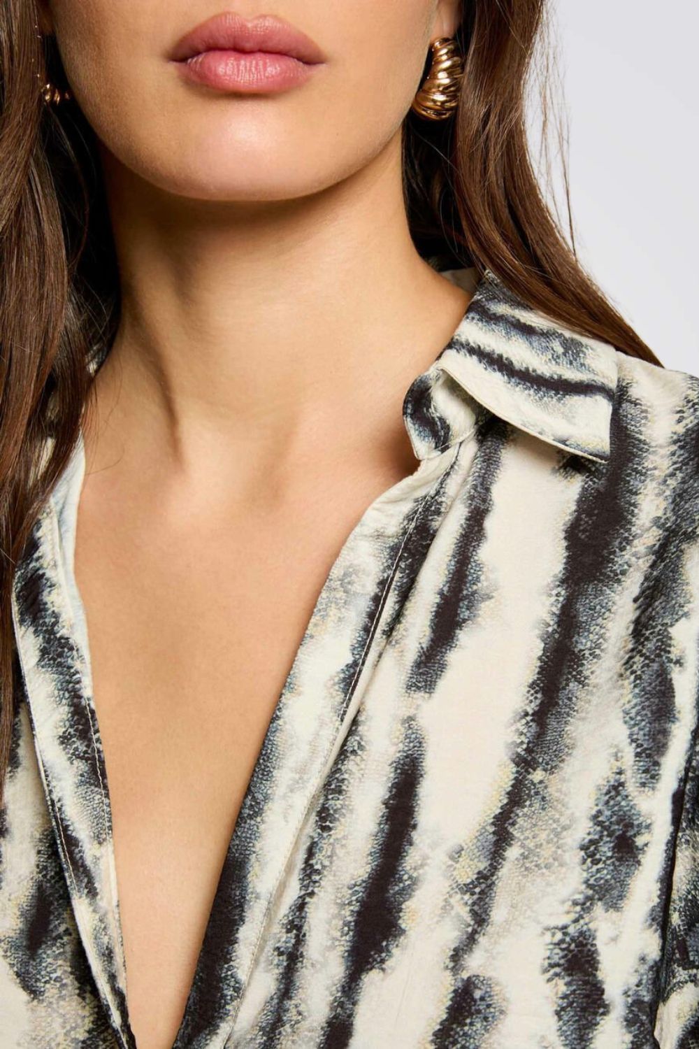 חולצה מכופתרת בהדפס