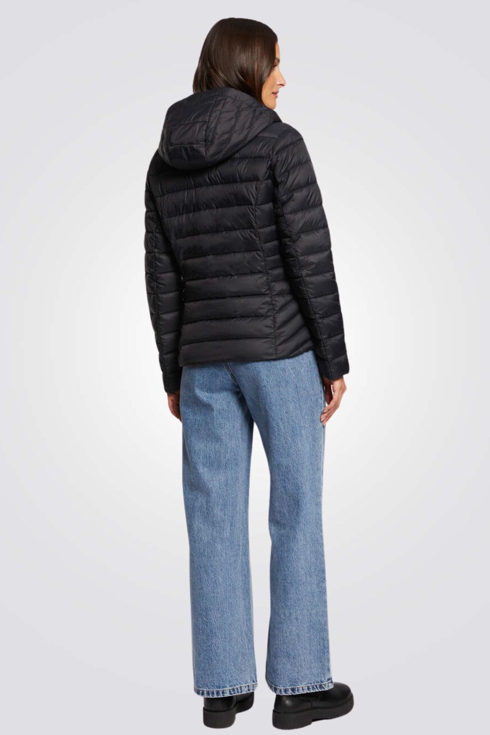 מעיל מרופד עם קפוצ'ון בצבע שחור