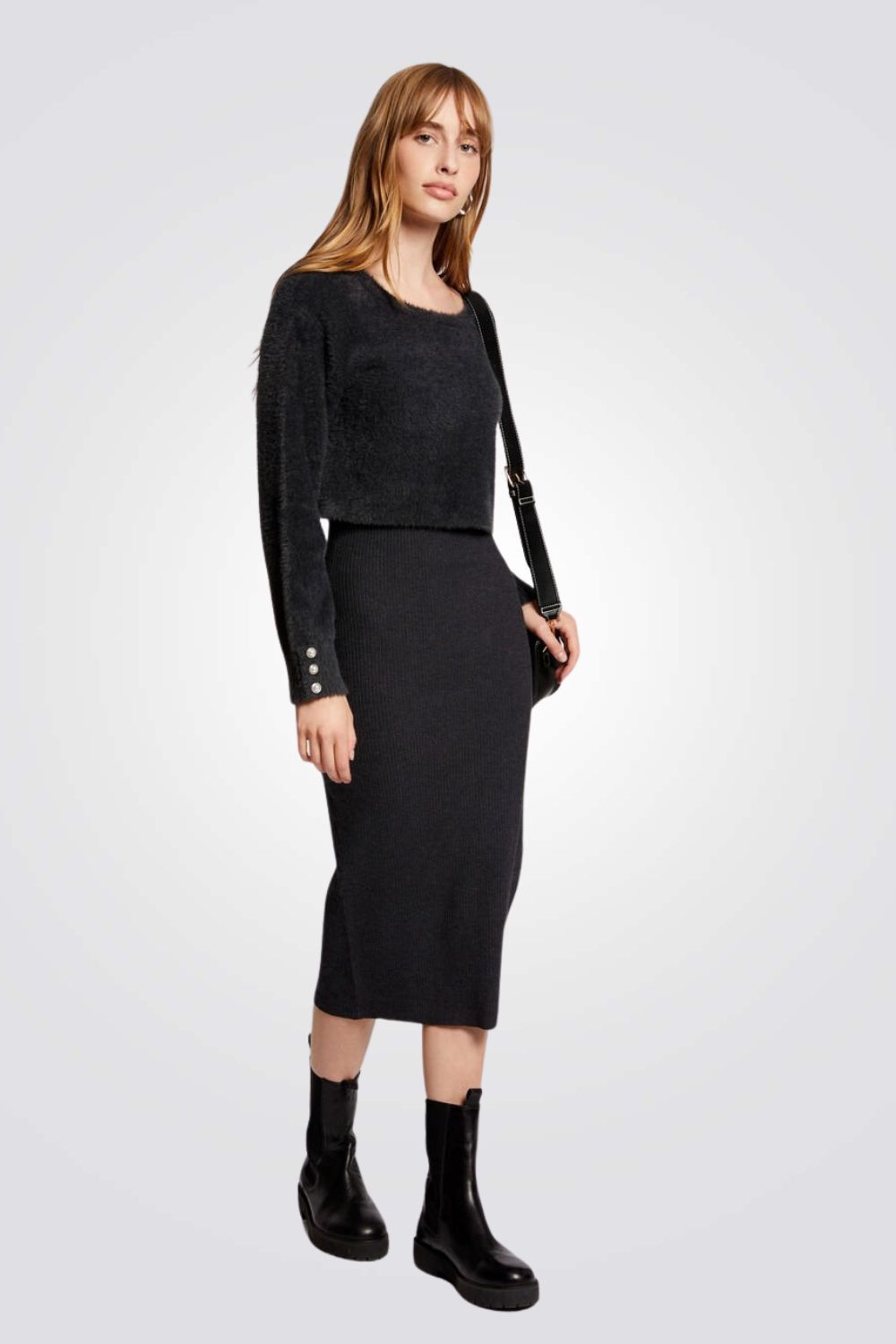 שמלת סריג מידי בצבע אפור כהה