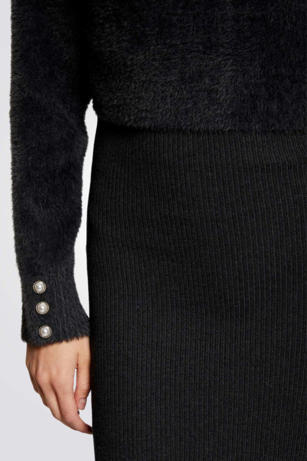 שמלת סריג מידי בצבע אפור כהה