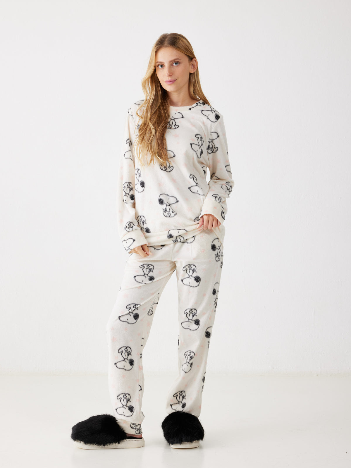 פיג'מת סנופי קטיפה לנשים | בוניטה דה מאס