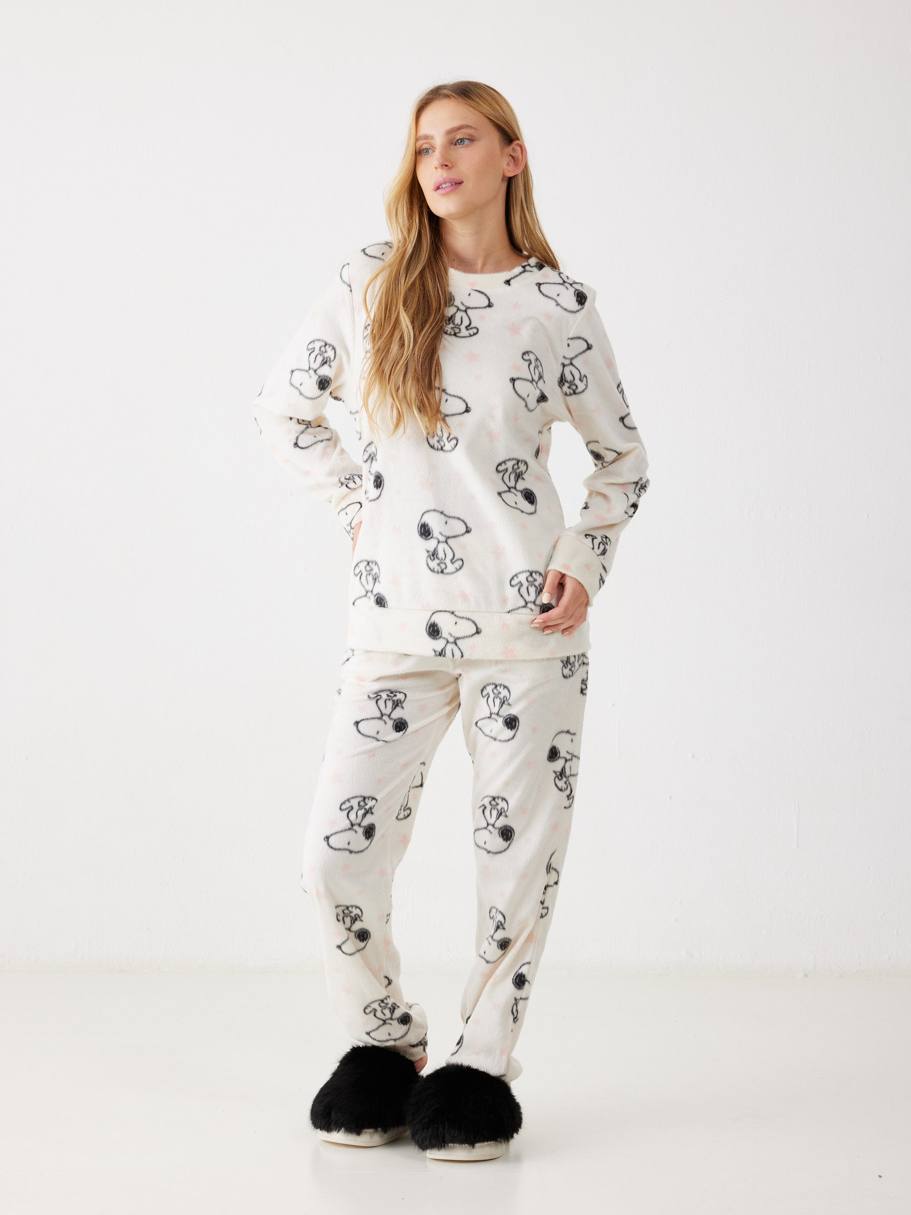 פיג'מת סנופי קטיפה לנשים | בוניטה דה מאס