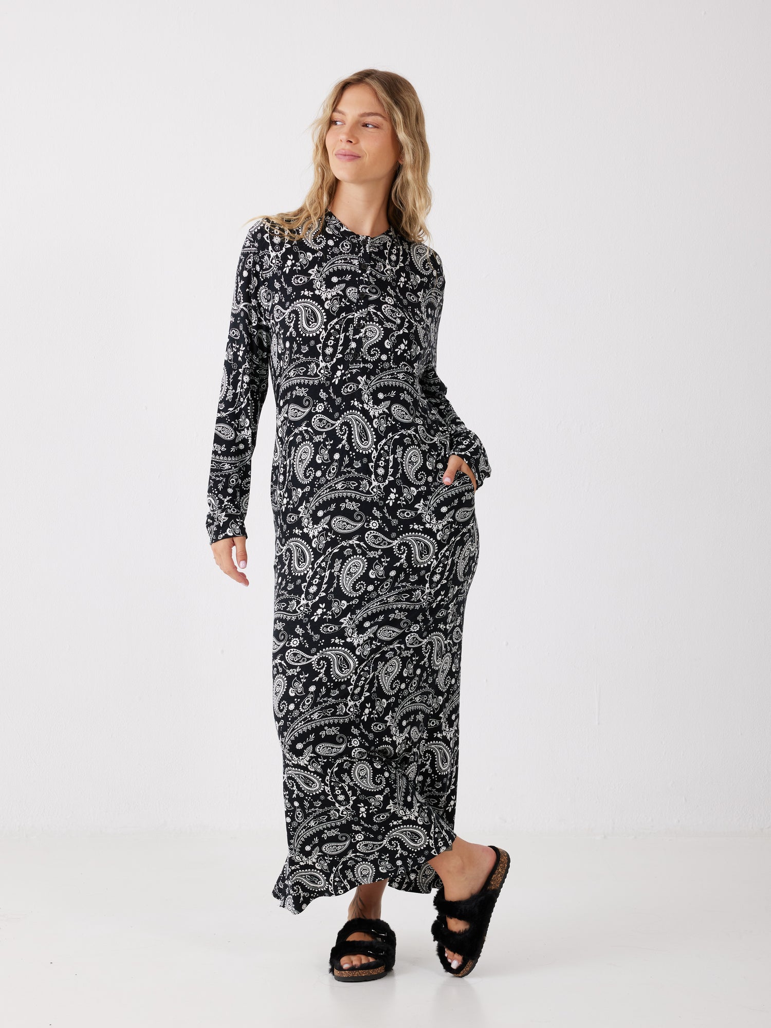 כותונת פיג'מה ארוכה בעיצוב עיטורים | טהבד