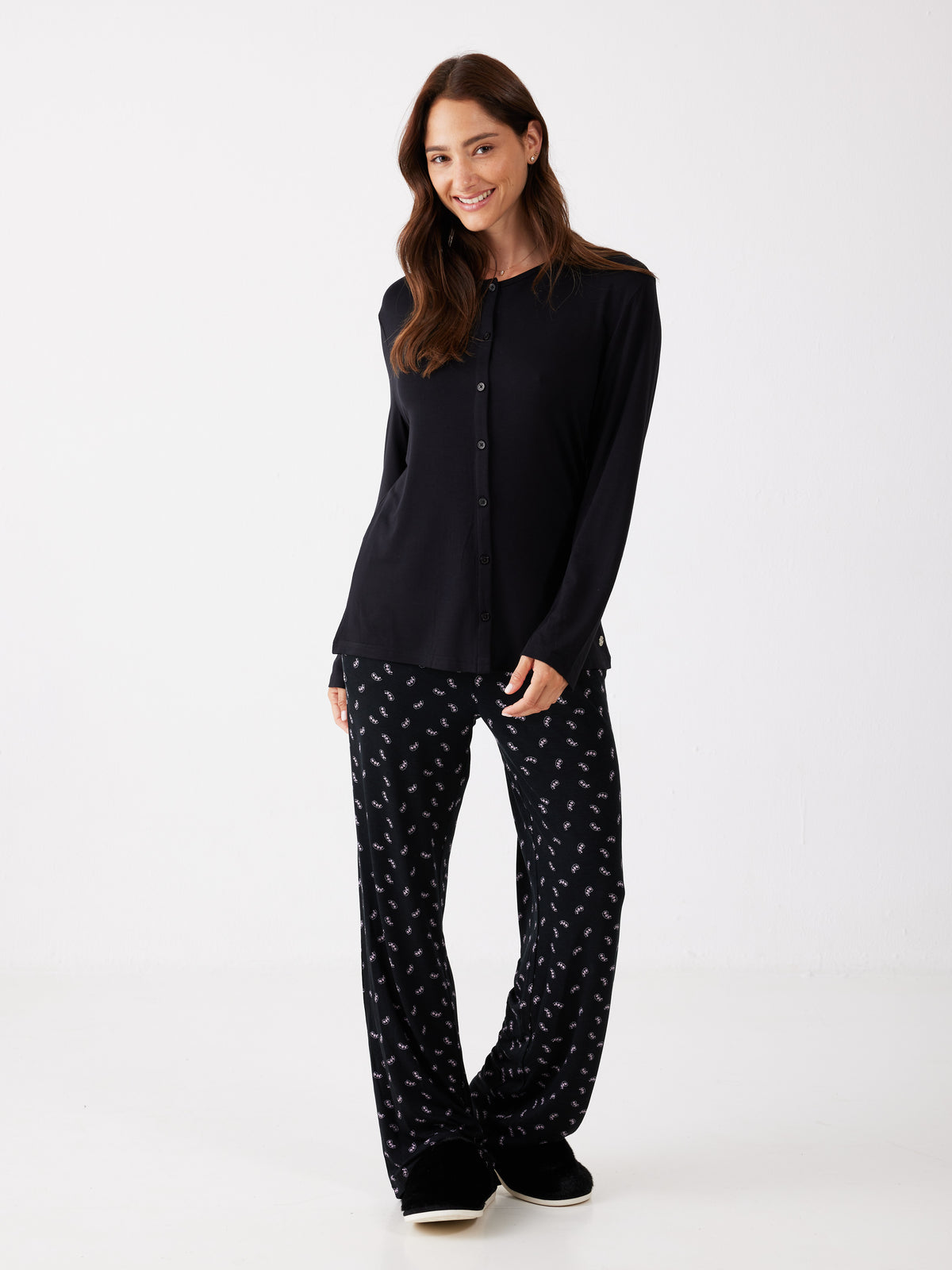 פיג'מה מכופתרת ארוכה בעיצוב עדין | טהבד