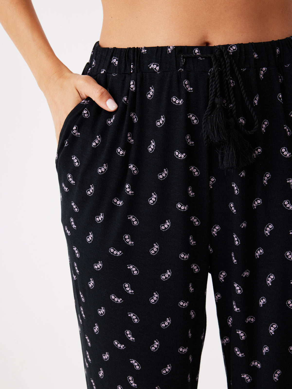 פיג'מה מכופתרת ארוכה בעיצוב עדין | טהבד