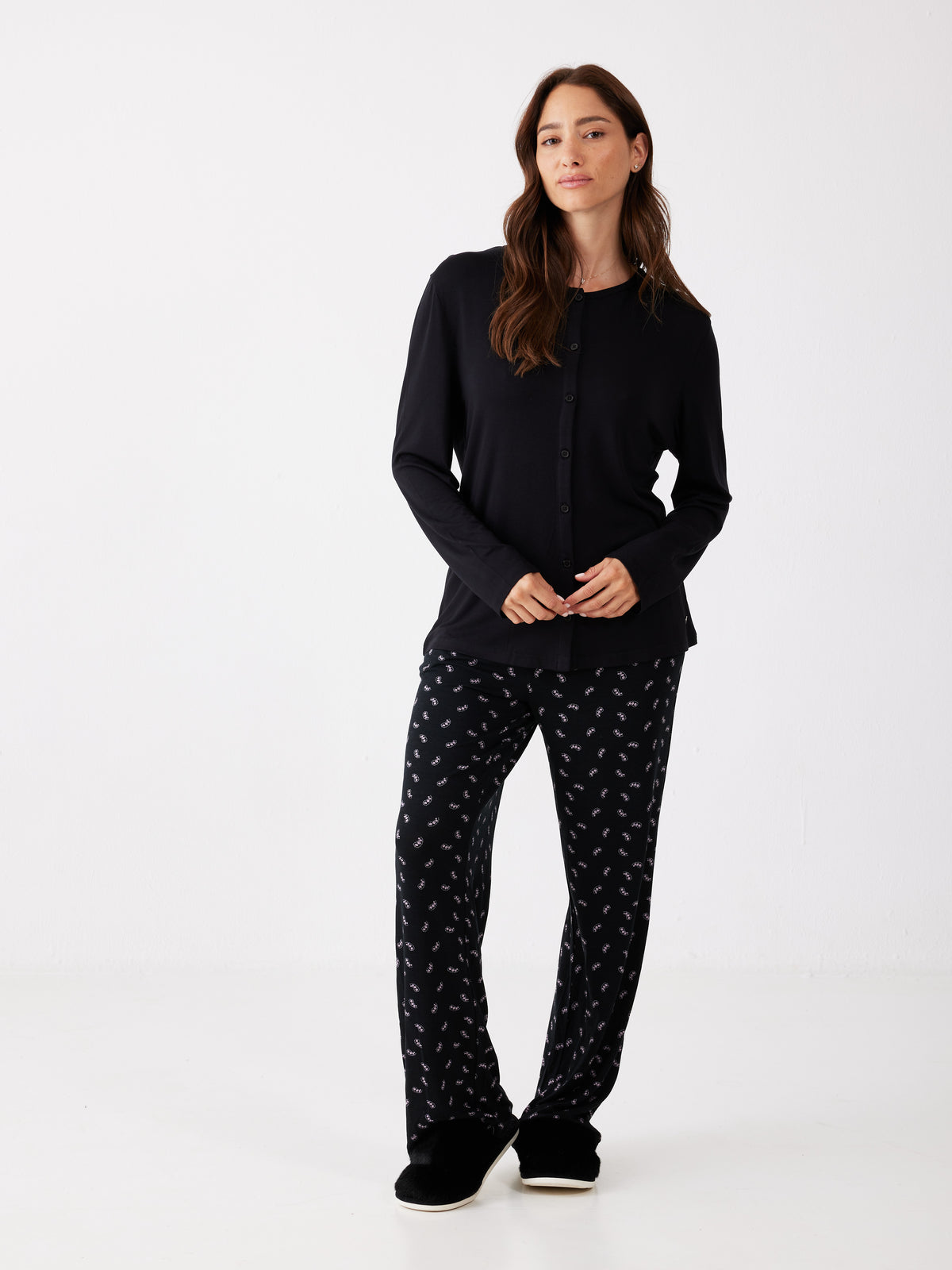 פיג'מה מכופתרת ארוכה בעיצוב עדין | טהבד