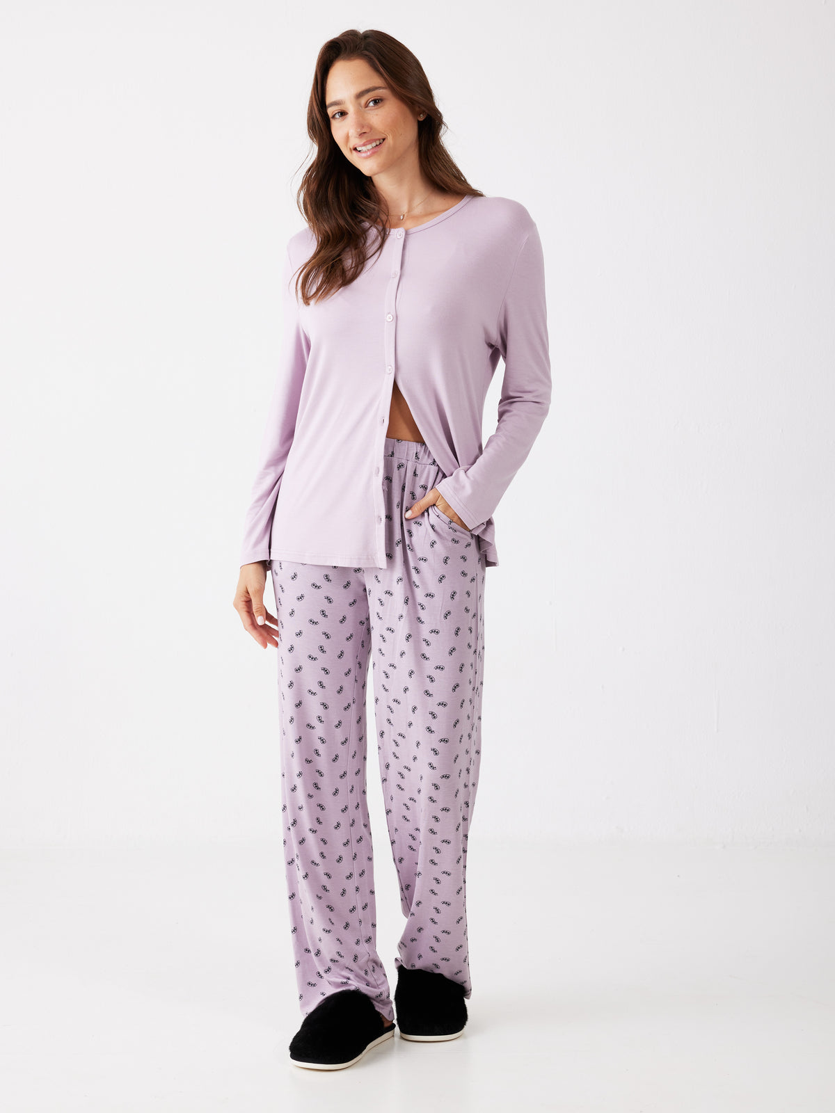 פיג'מה מכופתרת ארוכה בעיצוב עדין | טהבד