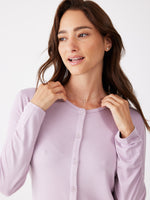 פיג'מה מכופתרת ארוכה בעיצוב עדין | טהבד