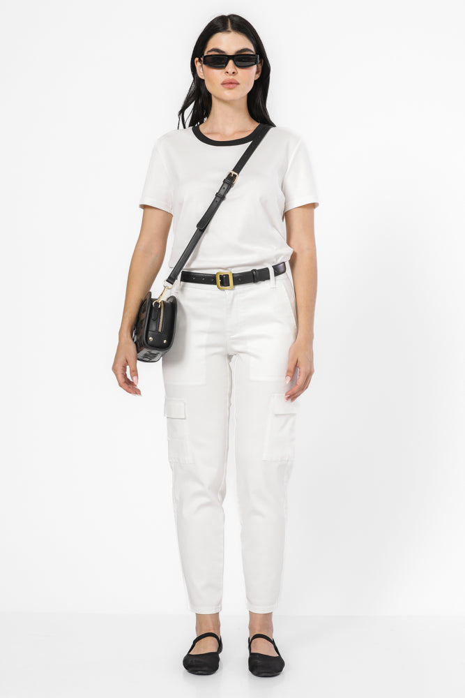 טישירט ניקי צווארון קונטרסטי בצבע לבן