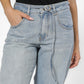 ג'ינס עם רגל רחבה וחגורה בצבע כחול בהיר - 4