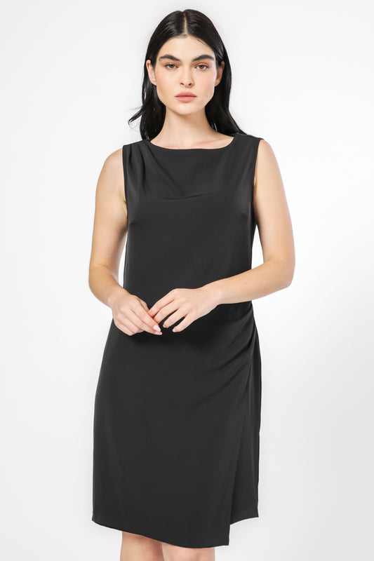 שמלה ללא שרוולים עם קפלים בצבע שחור