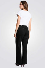 טישירט בצבע לבן הדפס החזית