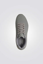 נעלי ספורט לגברים בצבע אפור | סקצ'רס