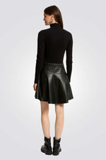 שמלה שחורה בשילוב דמוי עור וצווארון גבוה | מורגן 