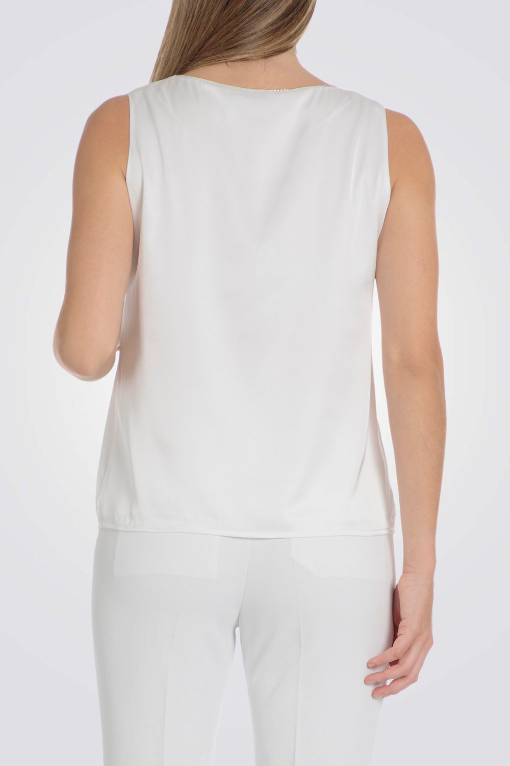 גופיה דיטיילס בצבע לבן