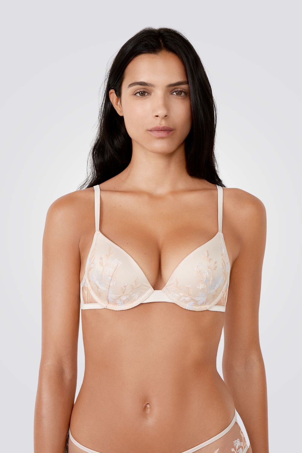 חזיית פוש-אפ עם מחשוף עמוק | איתם