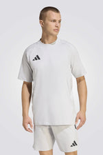 חולצת ספורט Tiro Travel Tee לגברים | אדידס