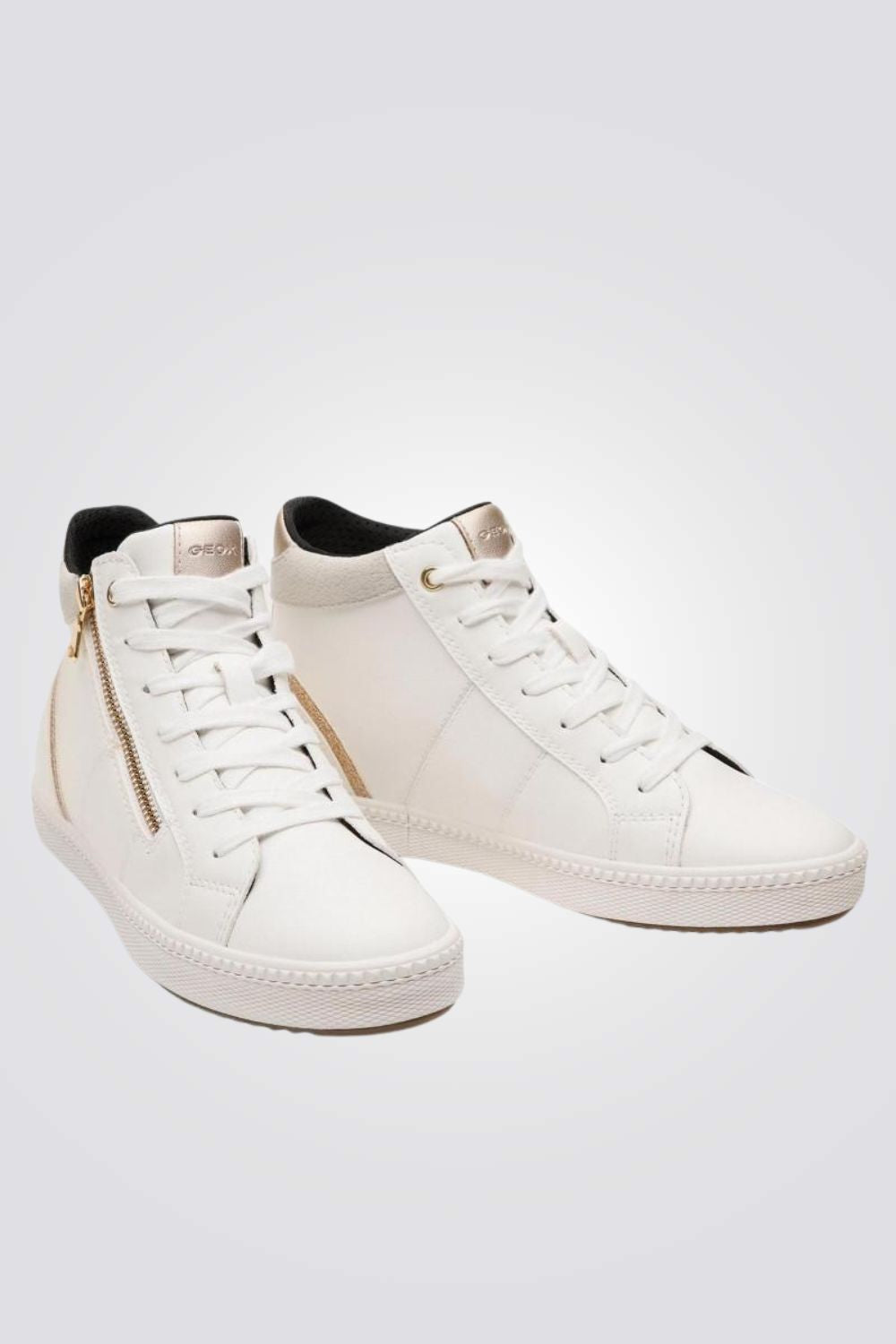 סניקרס אופנתי לנשים