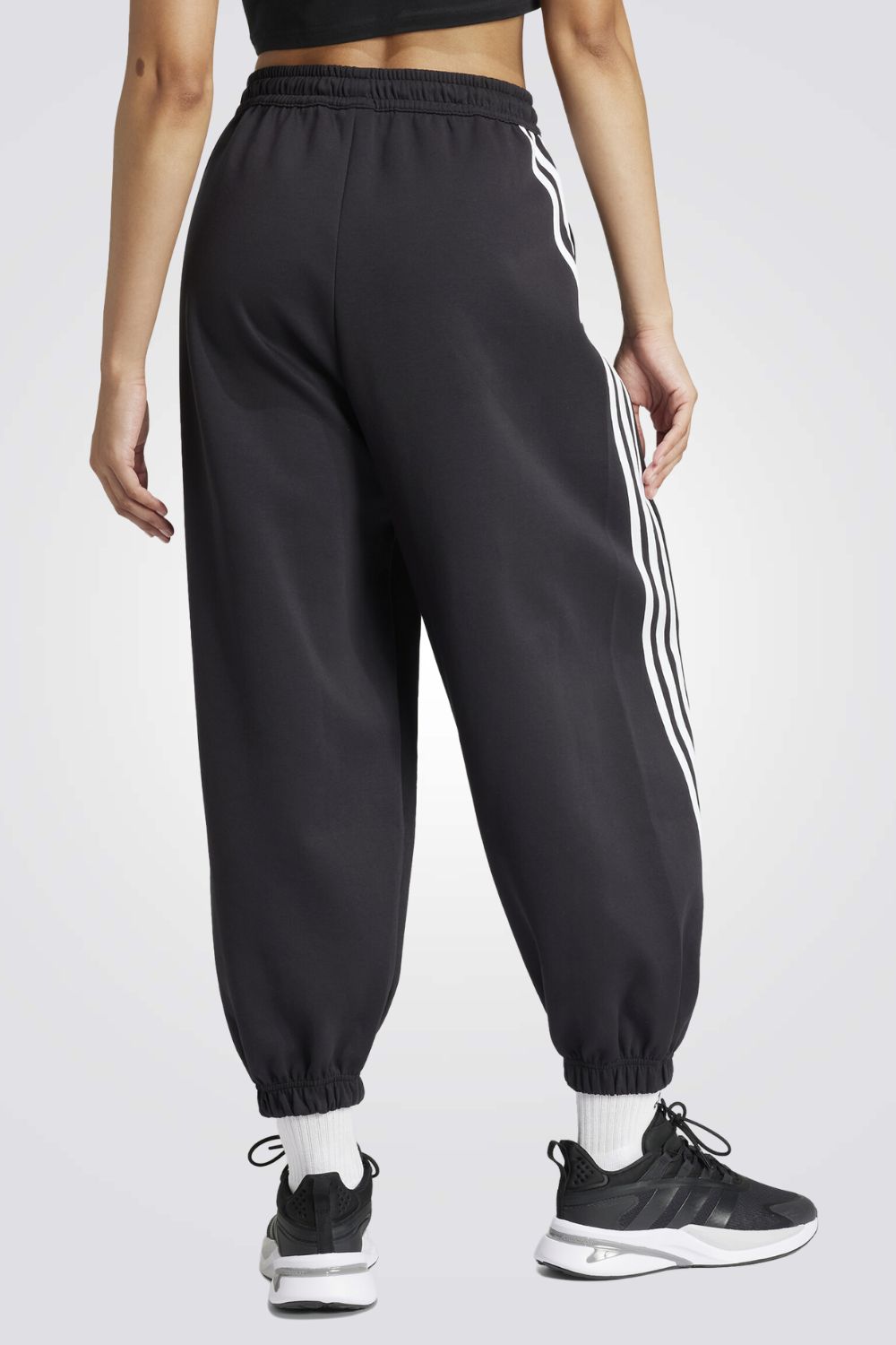 מכנסי טרנינג ארוכים Future Icons בצבע שחור לנשים