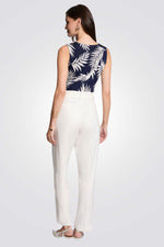 טופ הדפס עלים בצבע נייבי/לבן