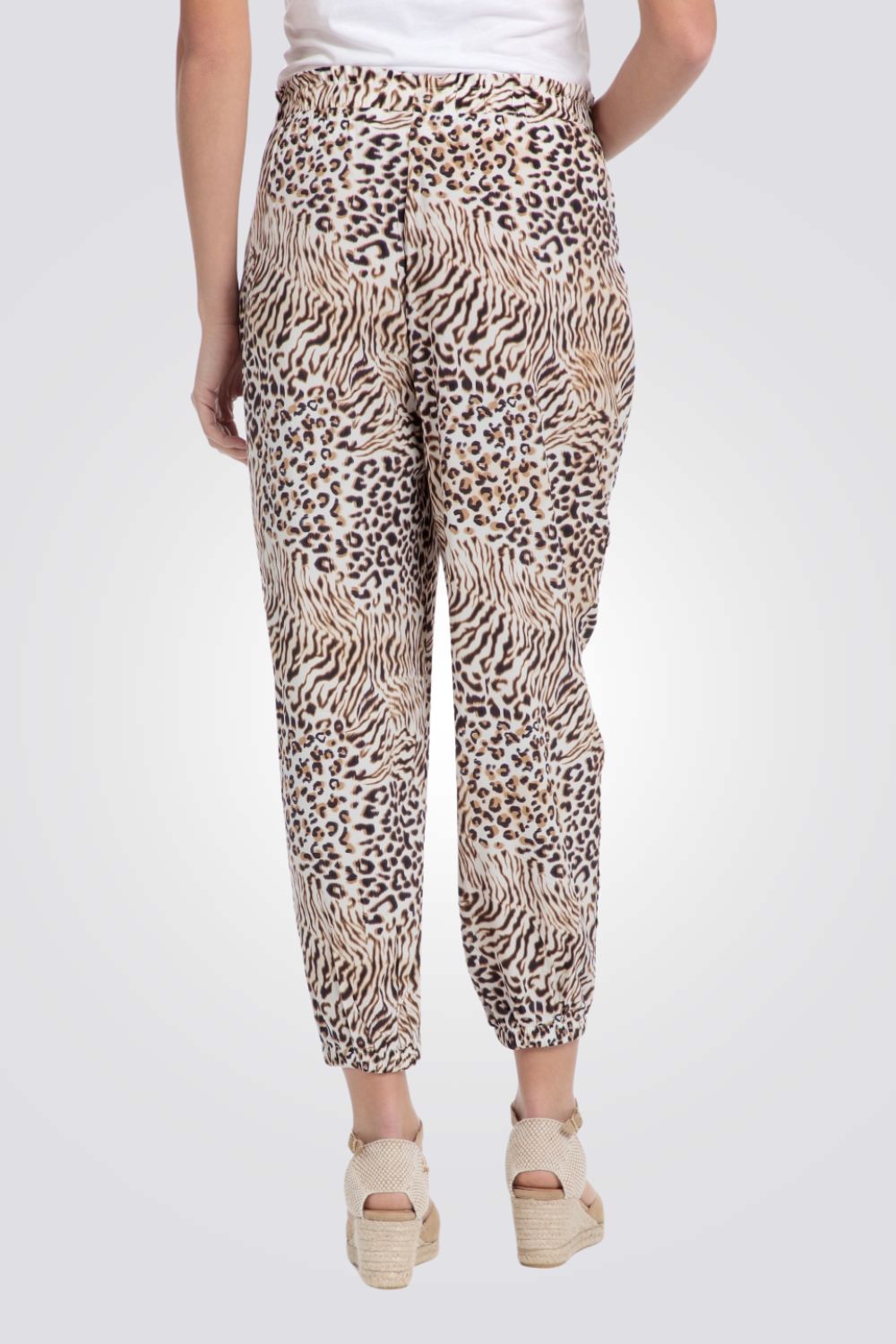 מכנסיים לנשים עם הדפס מנומר 