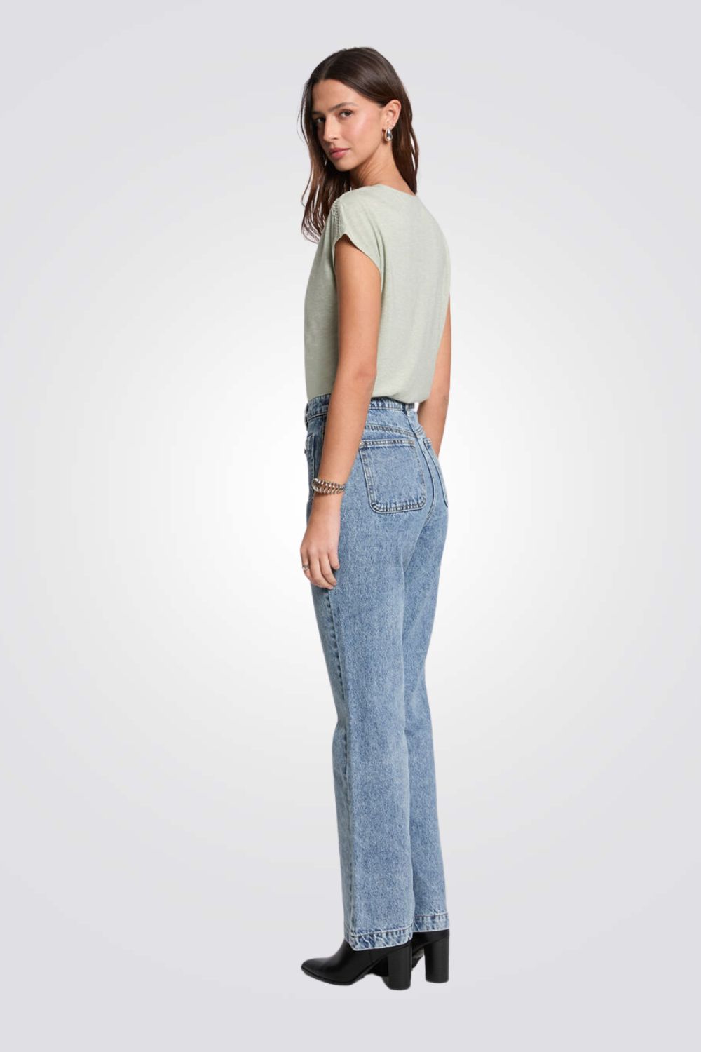 טישירט עם עיטורי קרושה בצבע ירוק