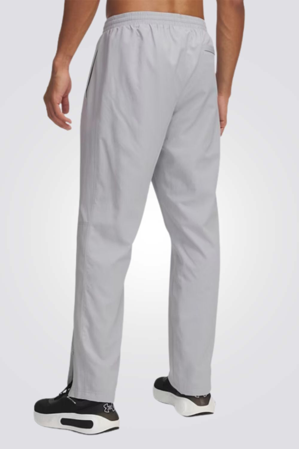 מכנסיים לגברים בצבע שחור