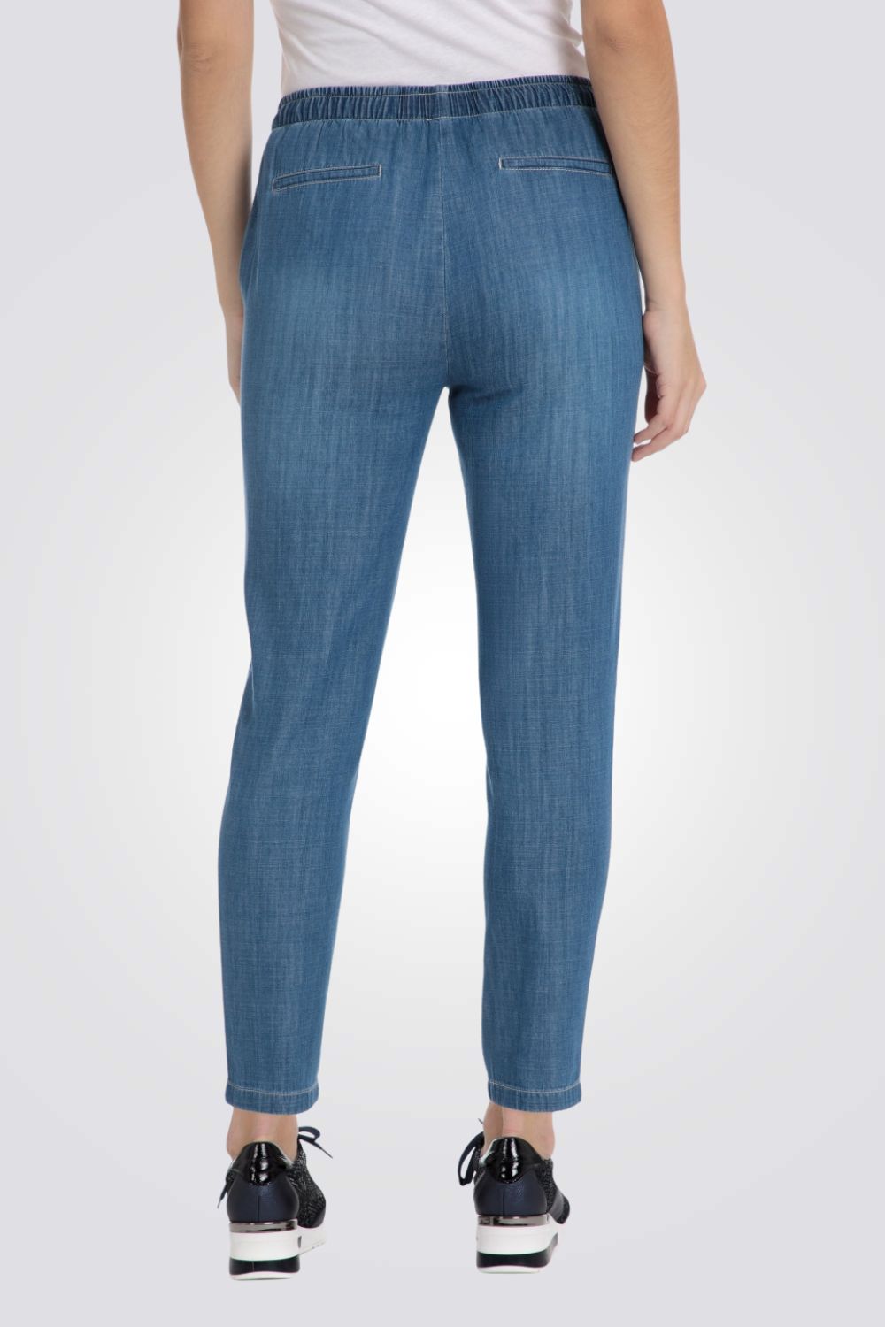 מכנסי ג'ינס לנשים 