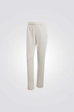 חליפת ספורט לנשים בצבע אוף וויט