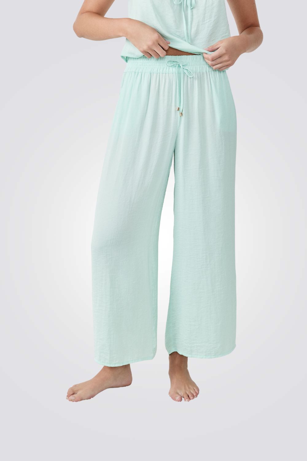 מכנסיים 7/8 בסגנון נועז ומודרני | איתם