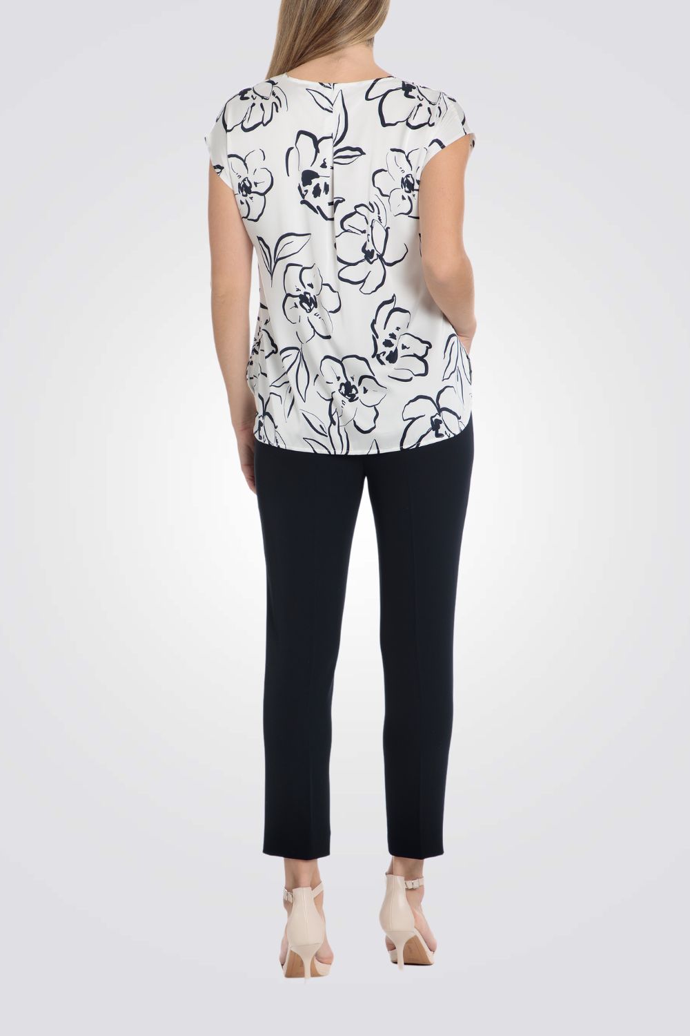 מכנסיים מחויטים שלושת רבעי בצבעי נייבי