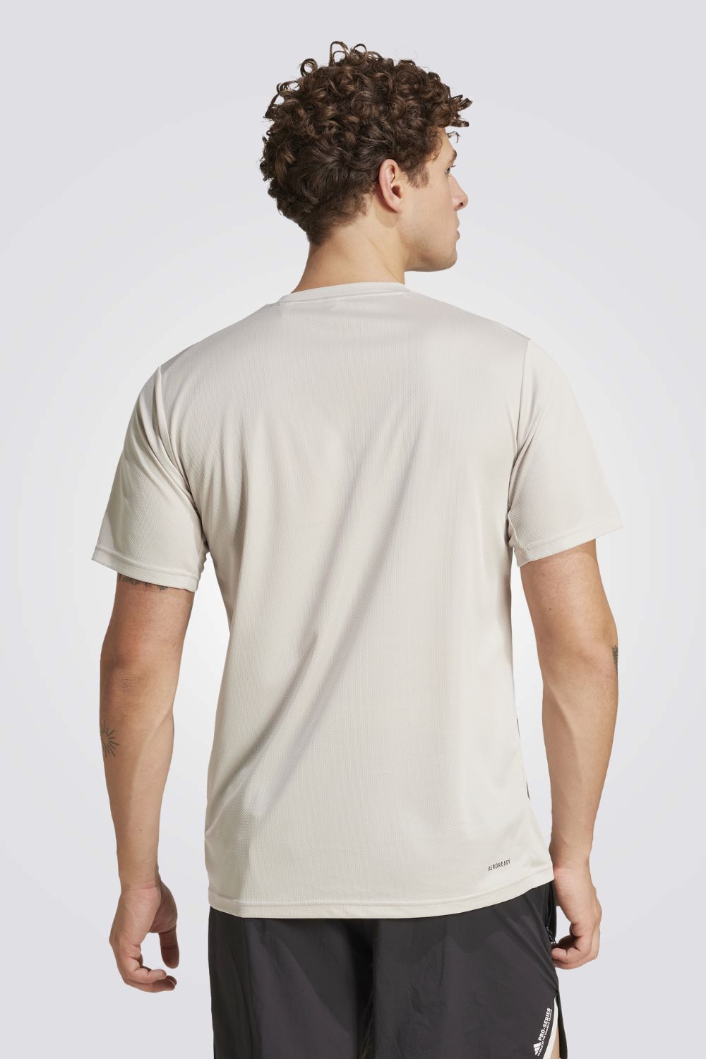 חולצת ספורט Train Essentials לגברים