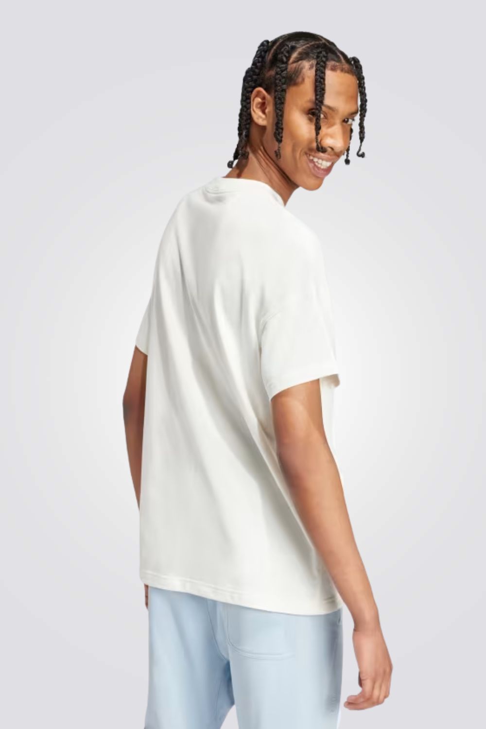 טישירט לגברים בצבע לבן